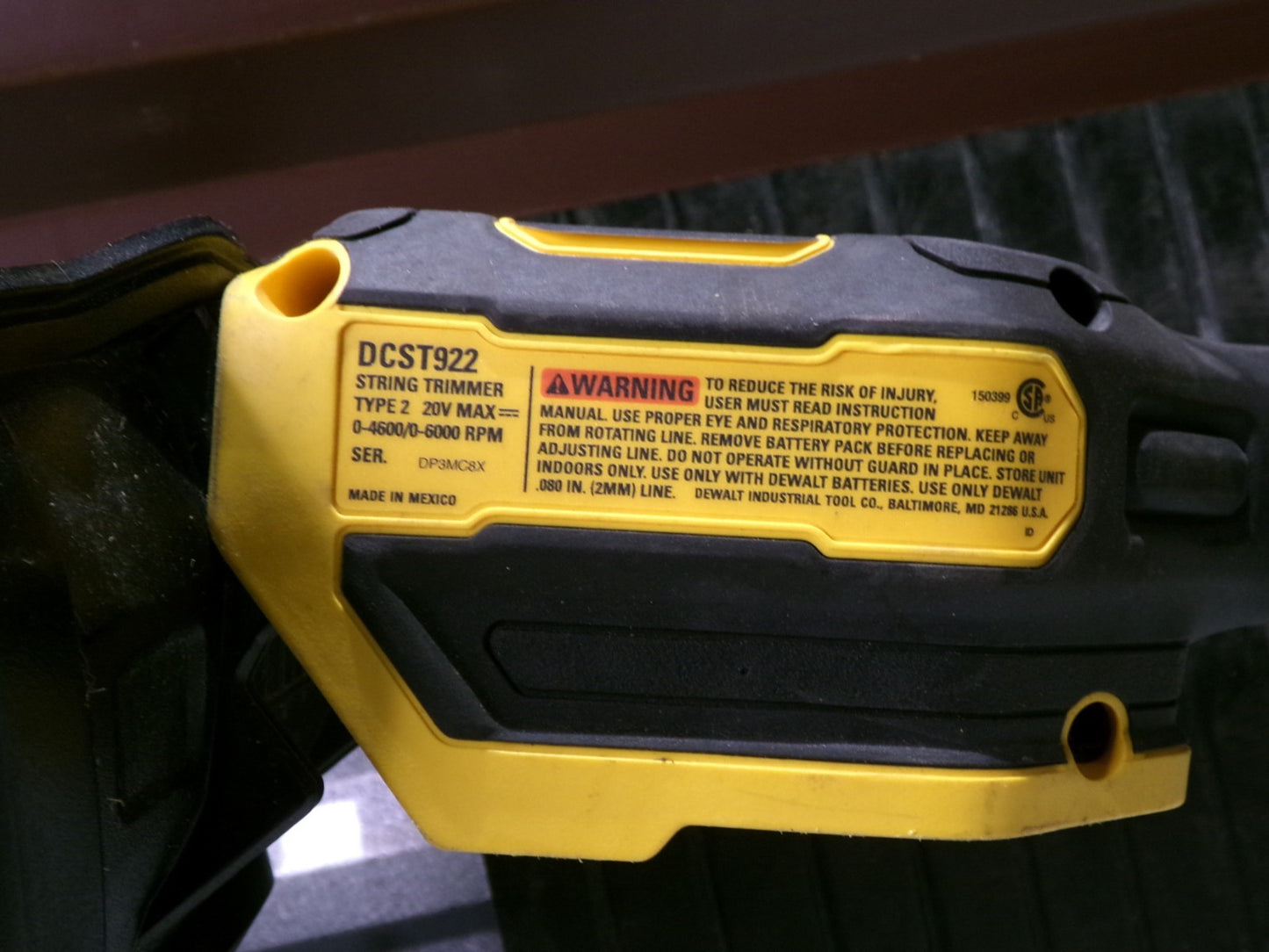 DEWALT DCST922B 20V MAX 14 inch Cordless Folding String Trimmer3