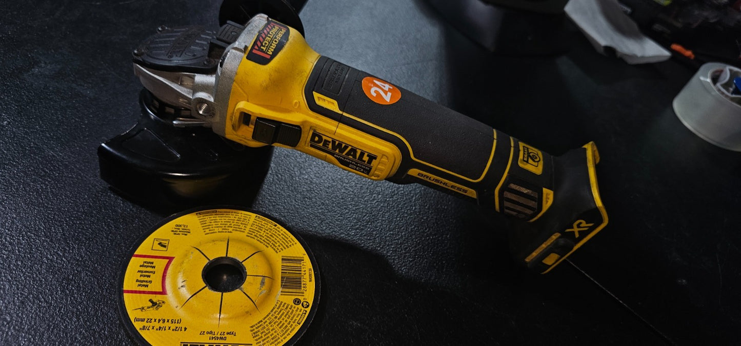 DEWALT DCG402B 20V MAX* 41/2 in. Angle Grinder (Tool Only)8