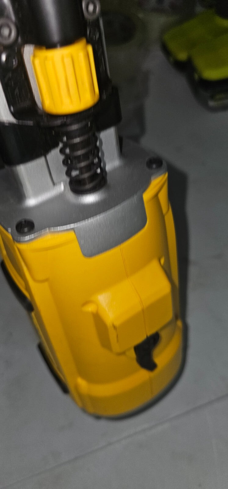 7572766