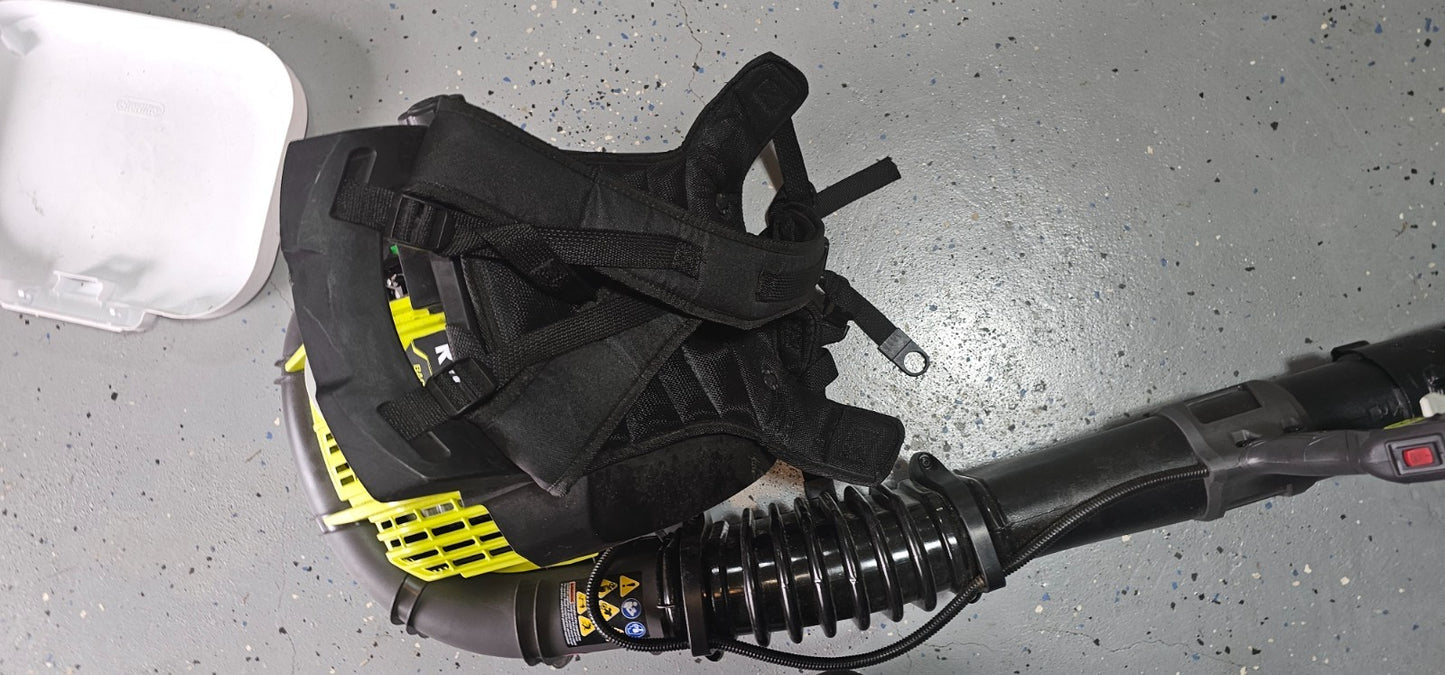 7896713