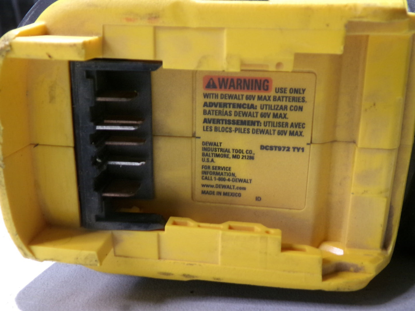 DEWALT 60V Brushless Attachment Capable String Trimmer 17" DCST972 Tool Only3