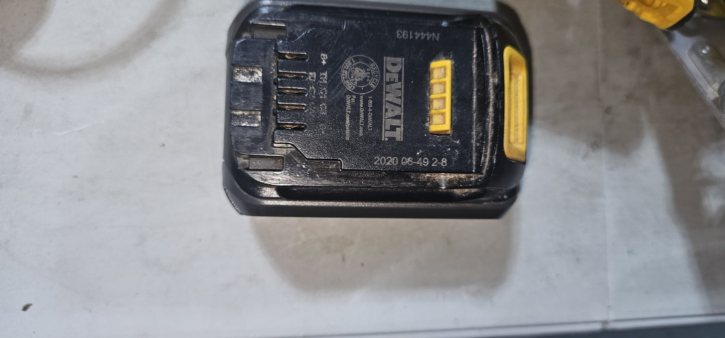 7673590