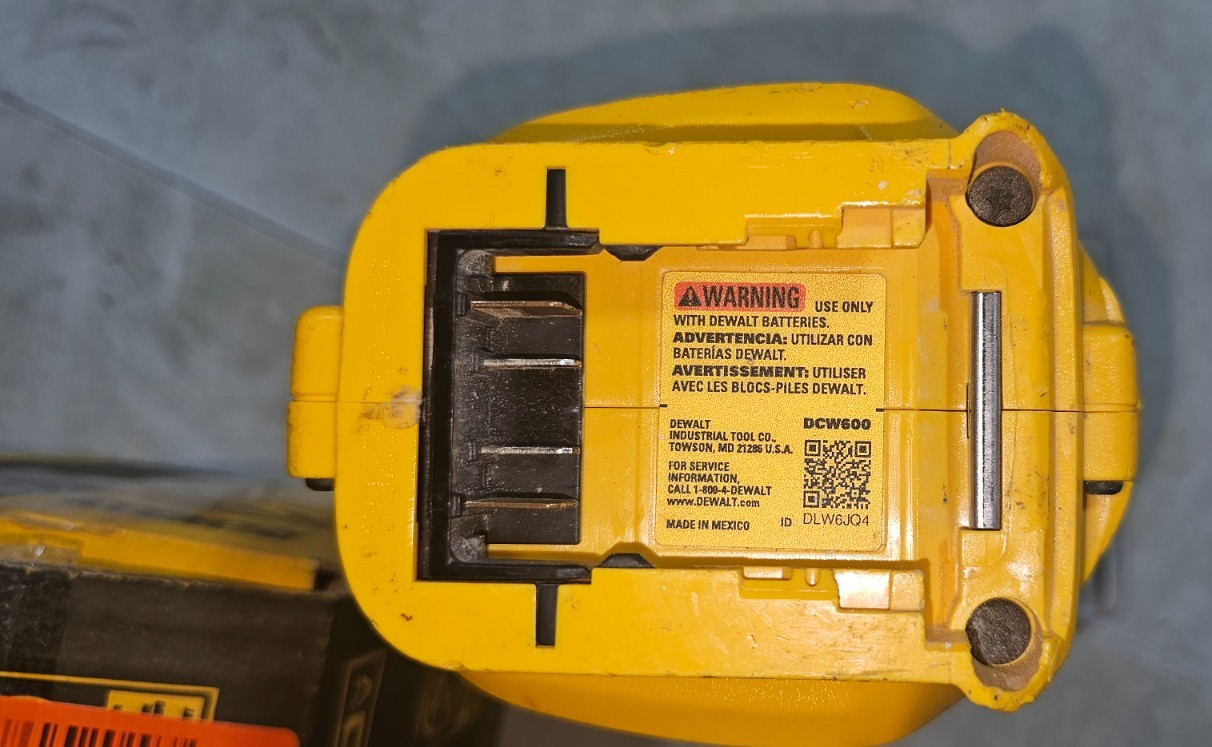 DEWALT  DCW600B 20V MAX XR Cordless Compact Router  Tool Only2