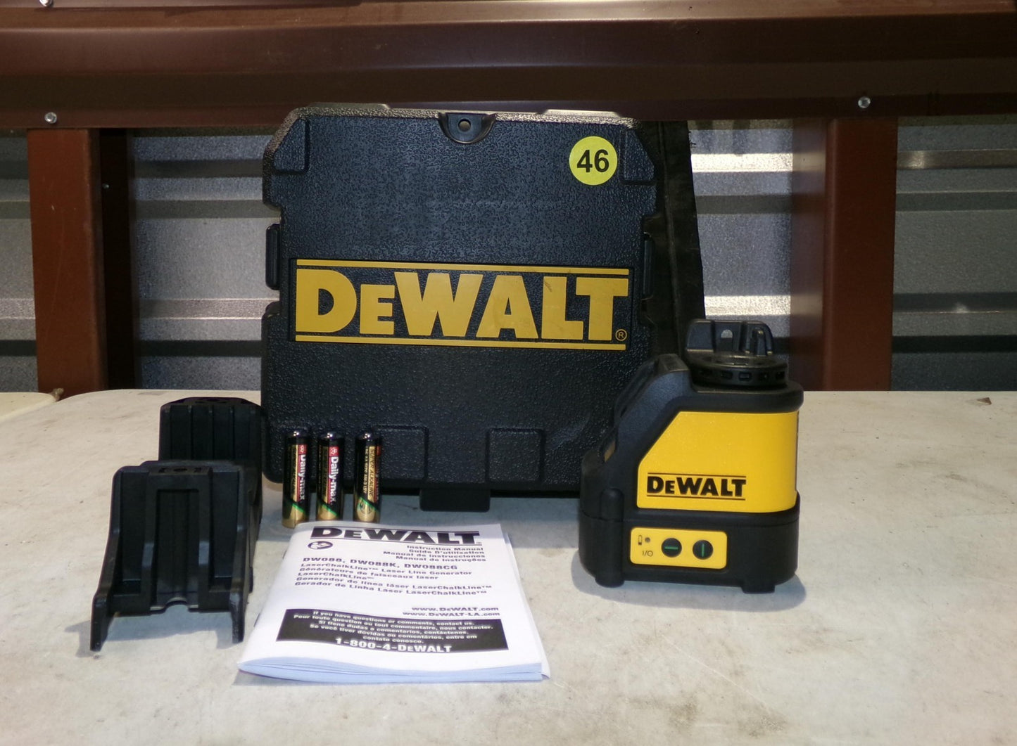 DEWALT DW088CG Green SelfLevelling Cross Line Laser 463