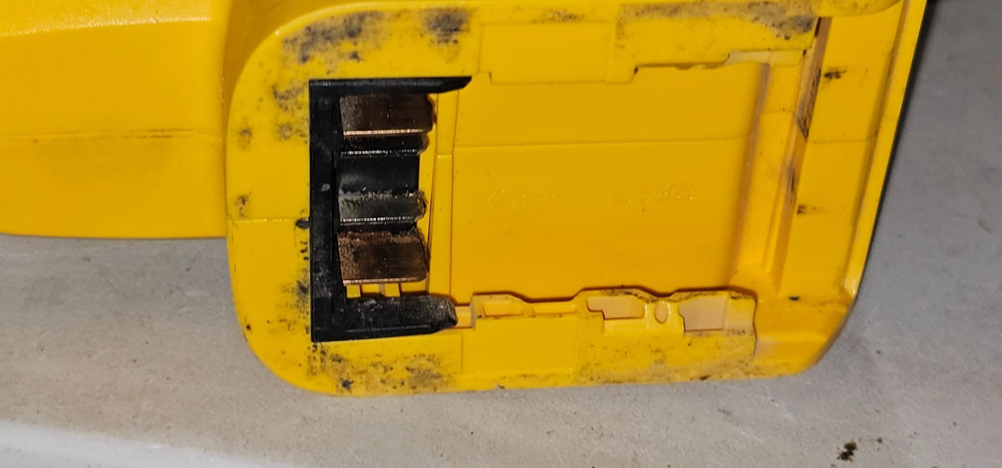 DEWALT 20V MAX* Cordless Brad Nailer, 18GA, Tool Only (DCN680) 624