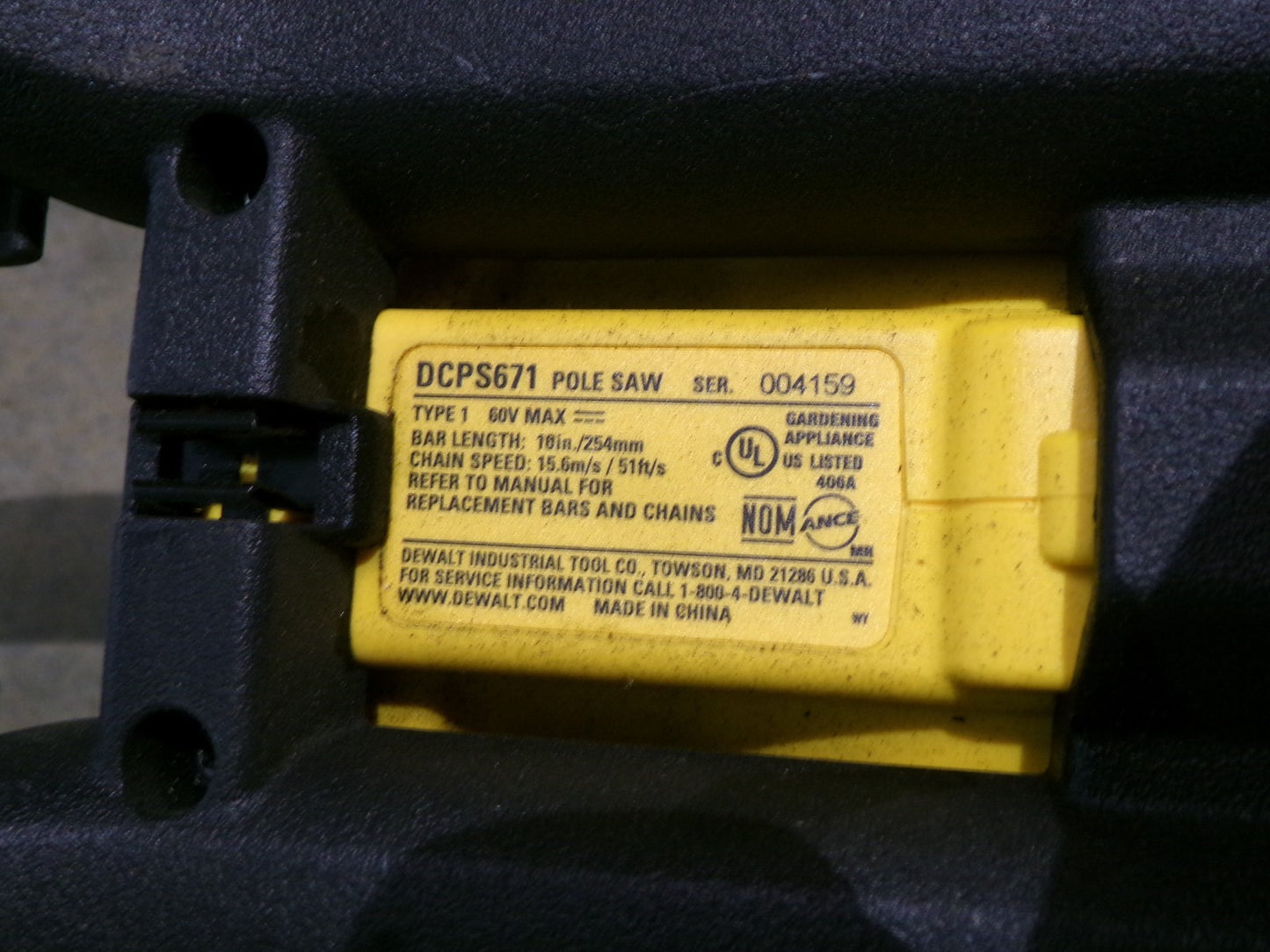 DEWALT 60V MAX 10 in. Cordless Telescoping Pole Saw (Tool Only ) DCPS6714