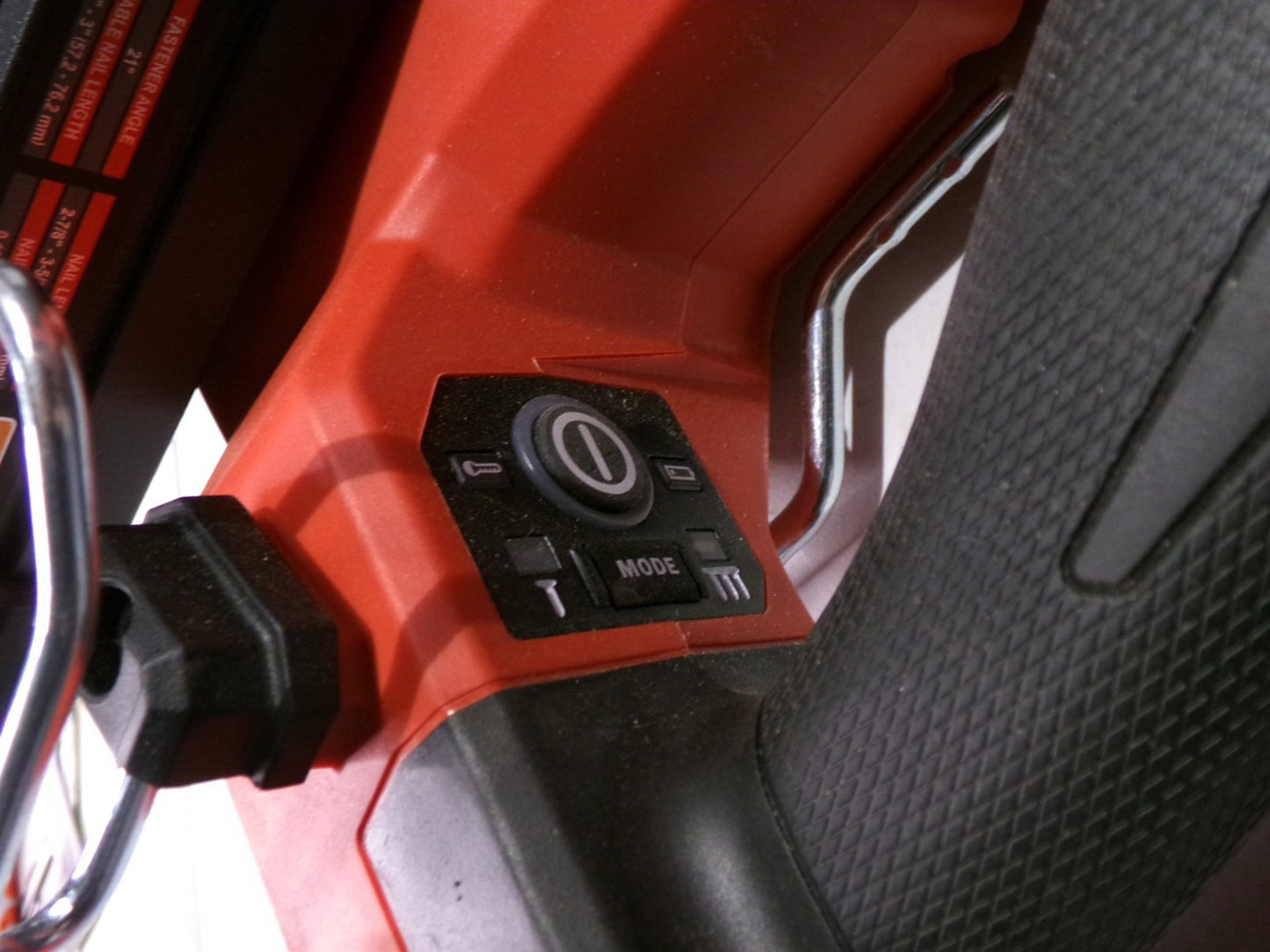 Milwaukee 284420 M18 FUEL Duplex Nailer  Tool Only2