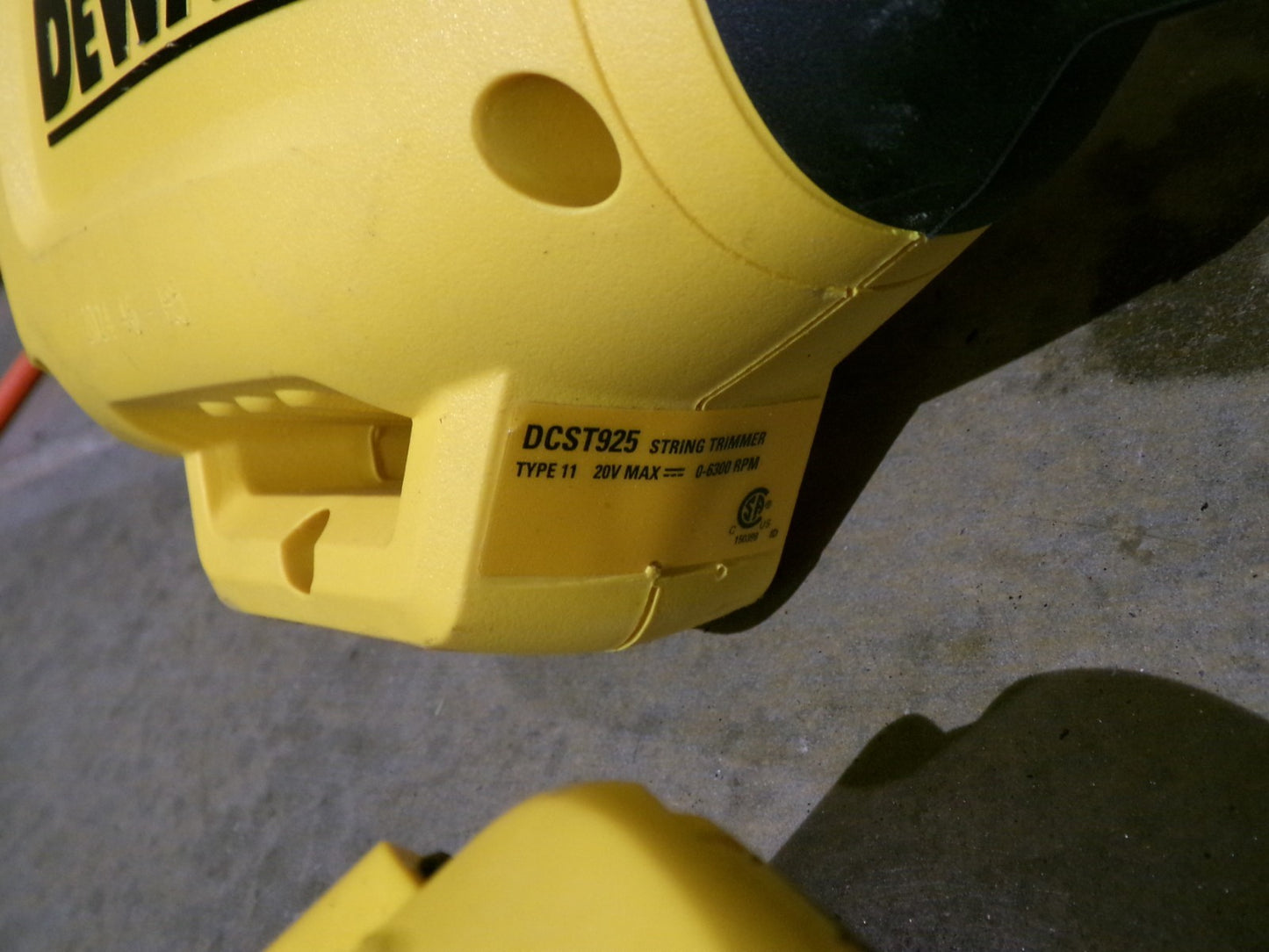 Dewalt DCST925 20V MAX DC Speed LithiumIon Cordless 13 in. String Trimmer 663