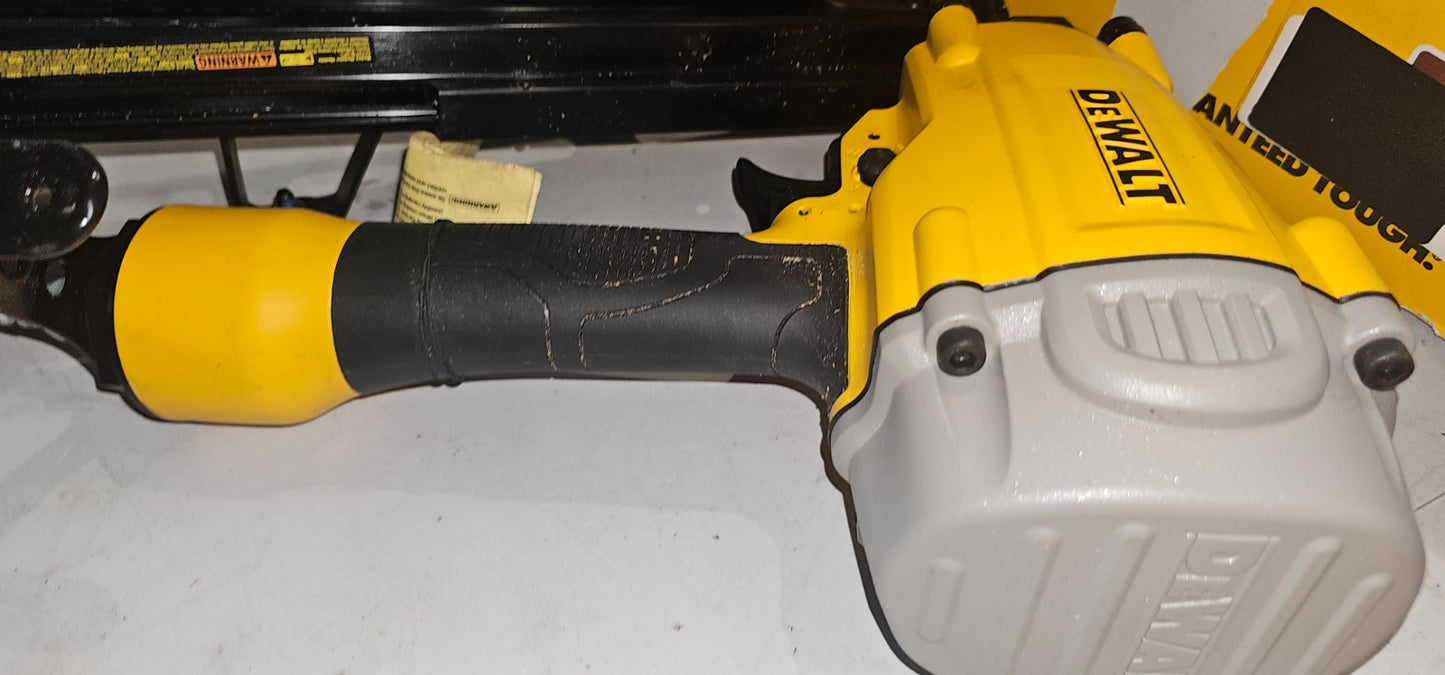 DEWALT DWF83PL 21 Degree Pneumatic Strip Framing Nail4