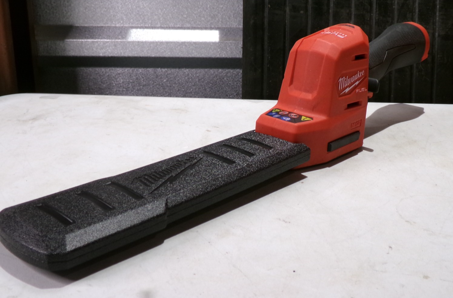 Milwaukee M12 Fuel 12V Hedge Trimmer  Red (253320)1