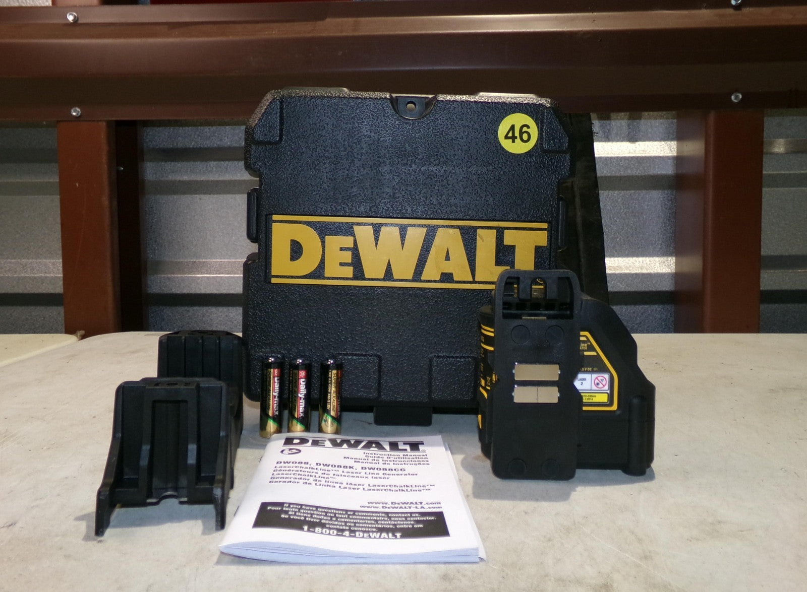 DEWALT DW088CG Green SelfLevelling Cross Line Laser 465