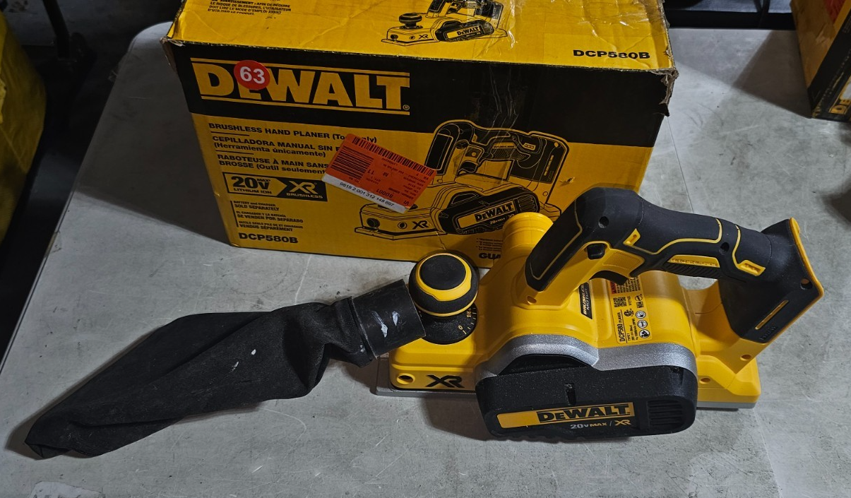 DEWALT 20v Max Wireless Handheld Planer (DCP580)2