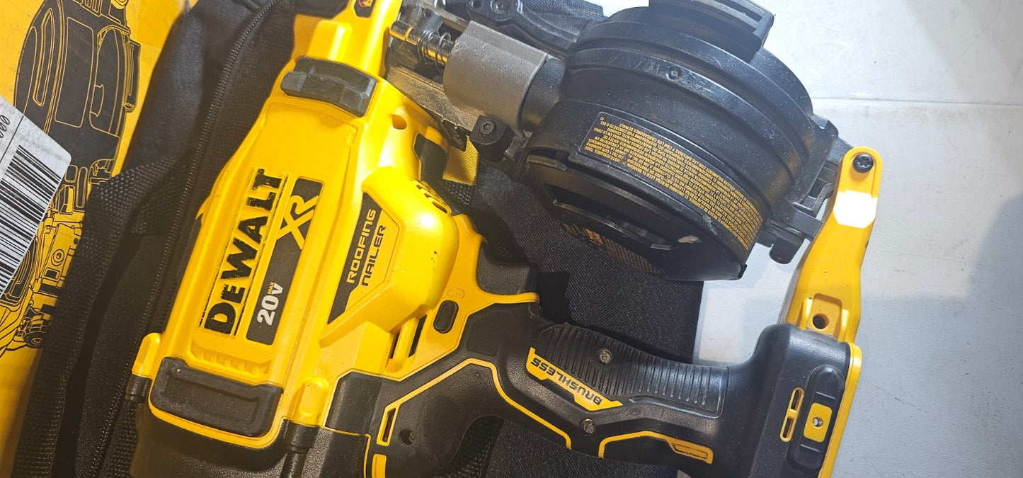 DEWALT DCN45R 18V XR Cordless Roofing Coil Nail Gun BAG AND CHARGE5