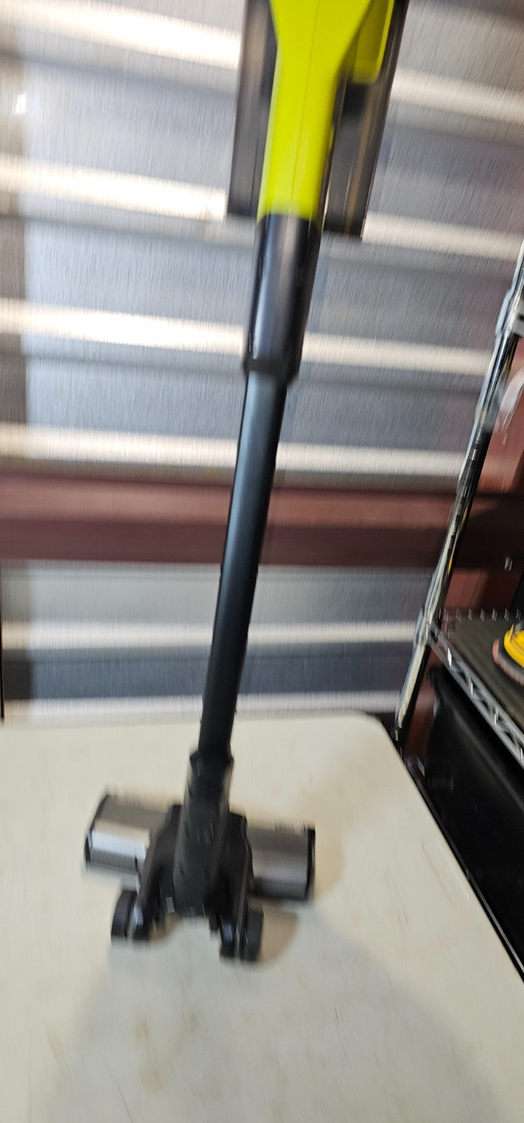 7700100