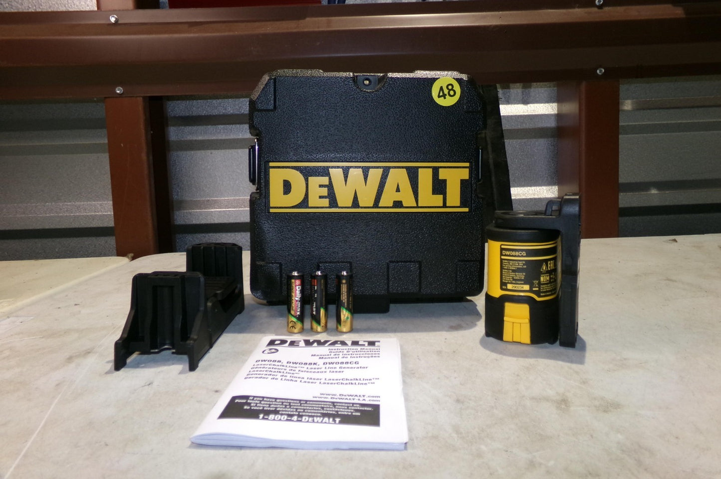 DEWALT DW088CG Green SelfLevelling Cross Line Laser 482