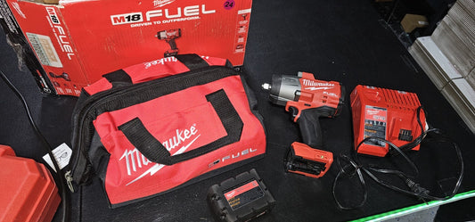 Milwaukee 296721B M18 FUEL 18V 1/2 in High Torque Impact Wrench+Battery&Charger0