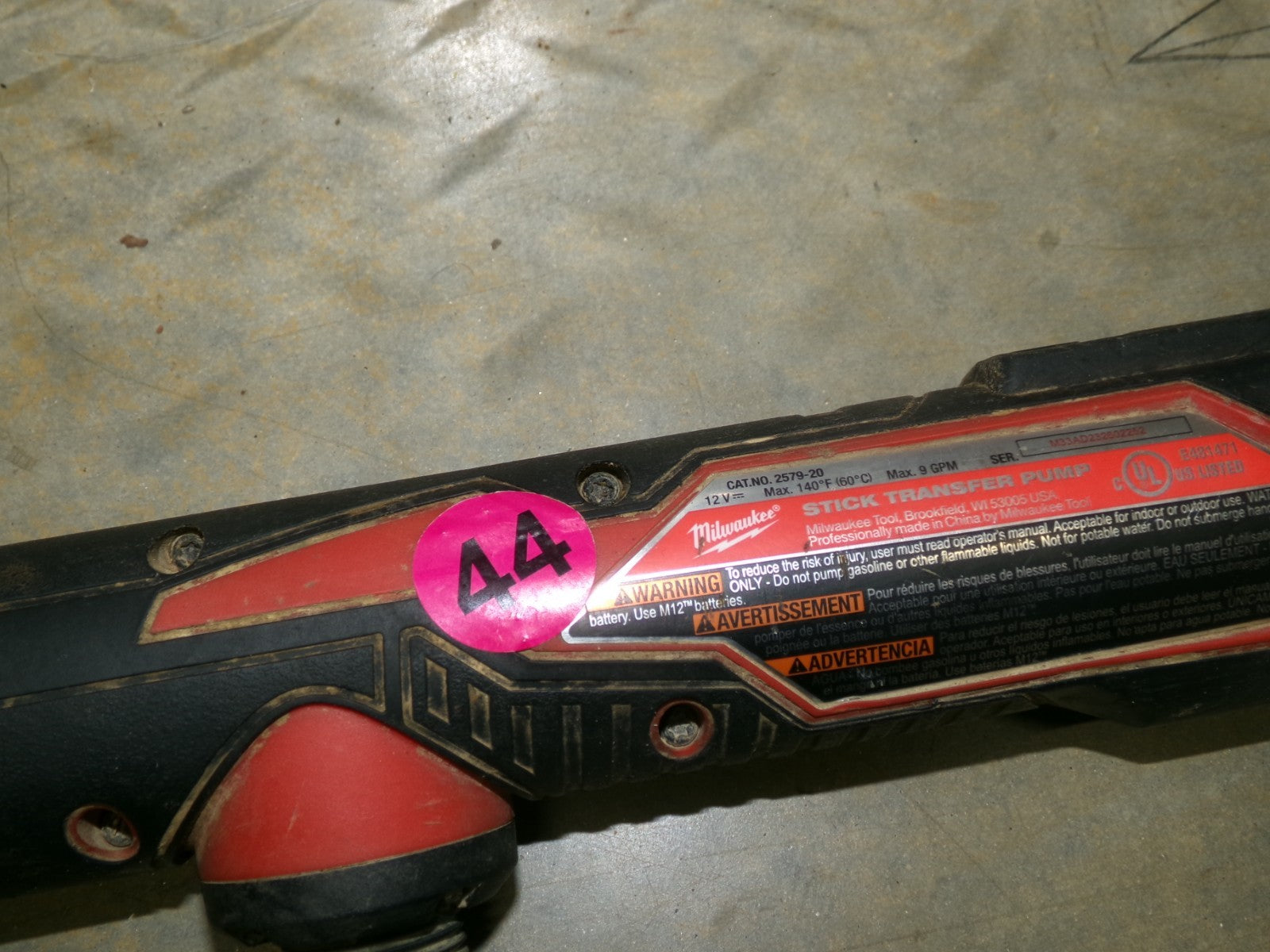 Milwaukee 257920 M12 Cordless Stick Transfer Pump7