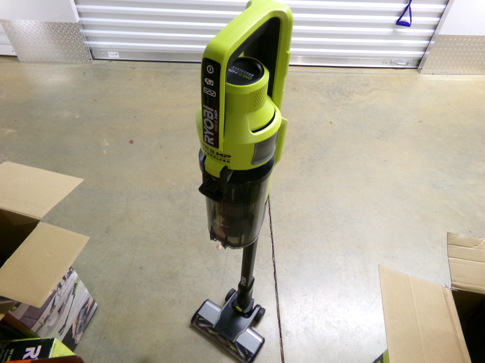 Ryobi PBLSV717K 18V Brushless Cordless Pet Stick Vac w/ Battery and Charger1