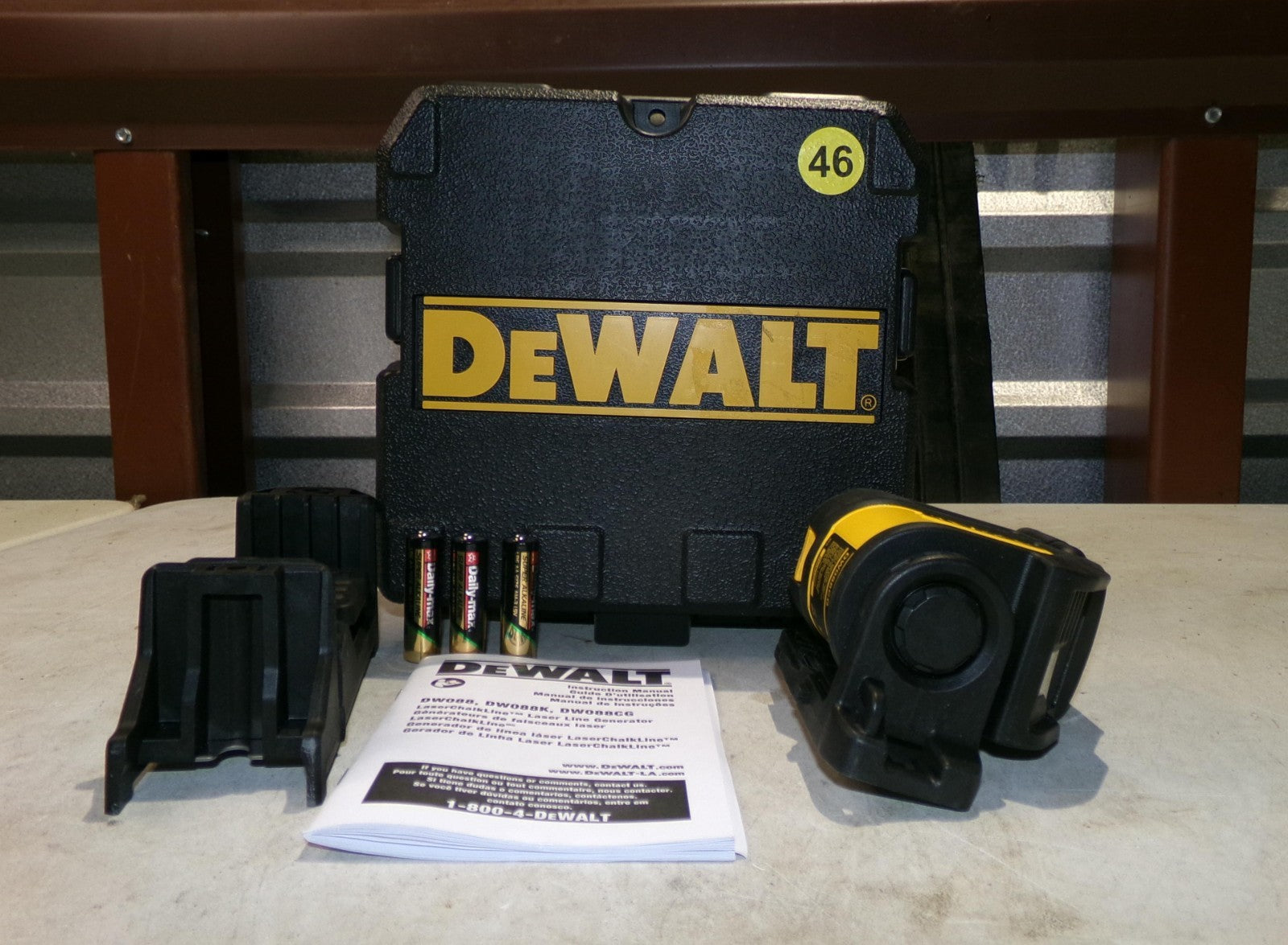DEWALT DW088CG Green SelfLevelling Cross Line Laser 466