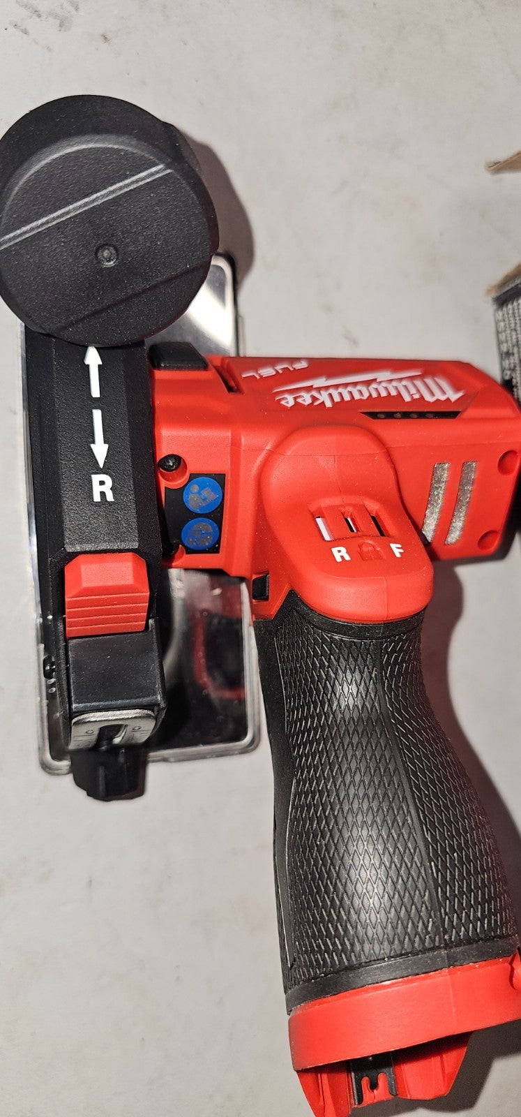 Milwaukee 252220 M12 FUEL 3" Compact Cut Off Tool2