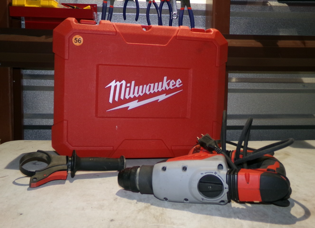 Milwaukee 526821 11/8"  Corded Rotary Hammer Drill  Tool Only6