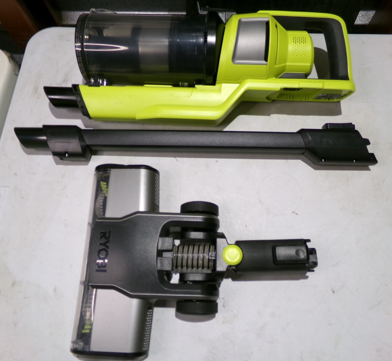 Ryobi ONE+ Yellow Stick Vacuum Cleaner (PBLSV717) with Battery and Charger0