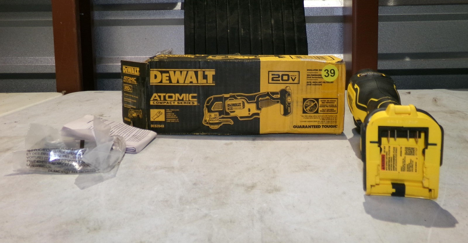 DEWALT DCS354 20V Brushless Oscillating Tool  Tool Only3