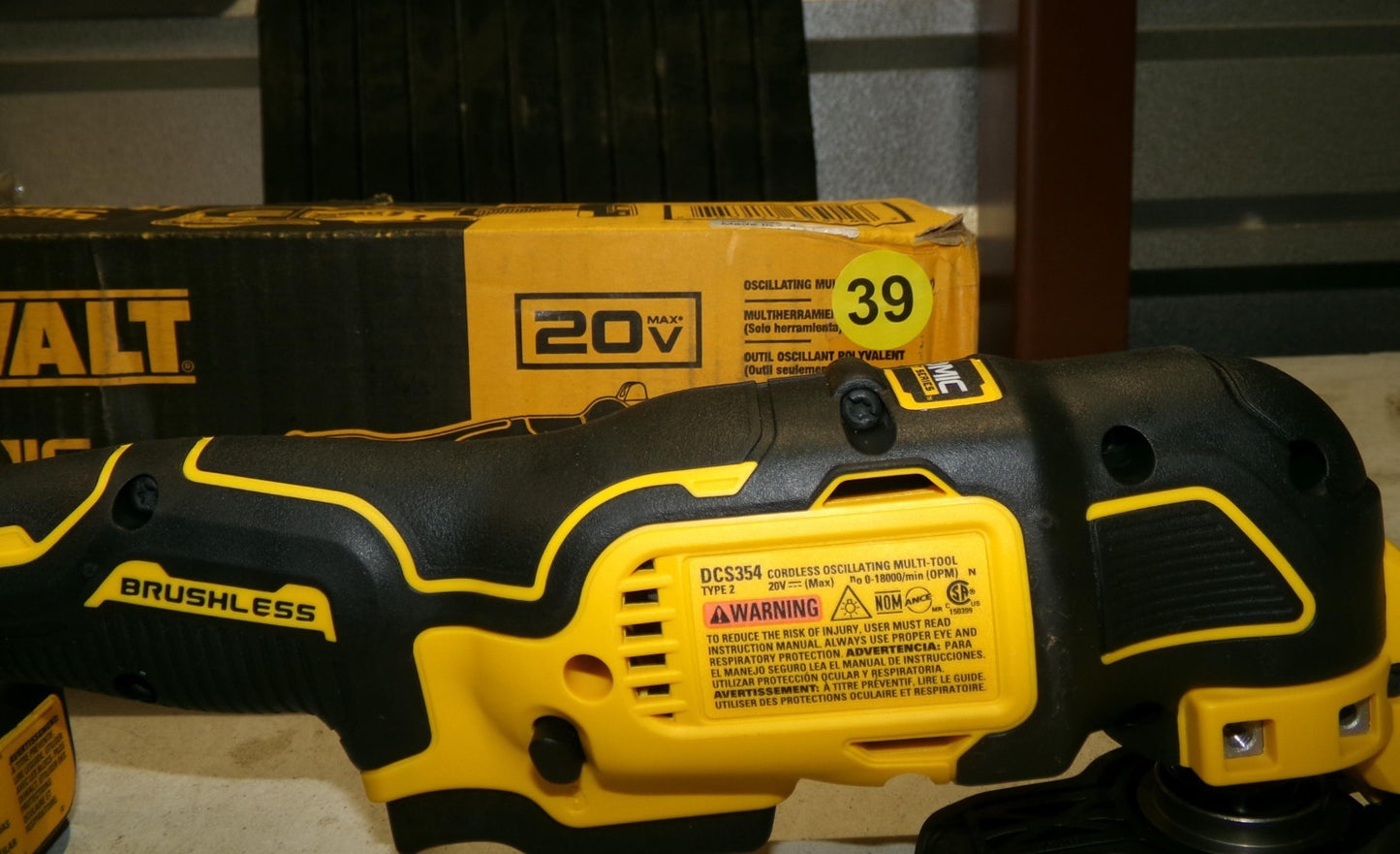 DEWALT DCS354 20V Brushless Oscillating Tool  Tool Only1