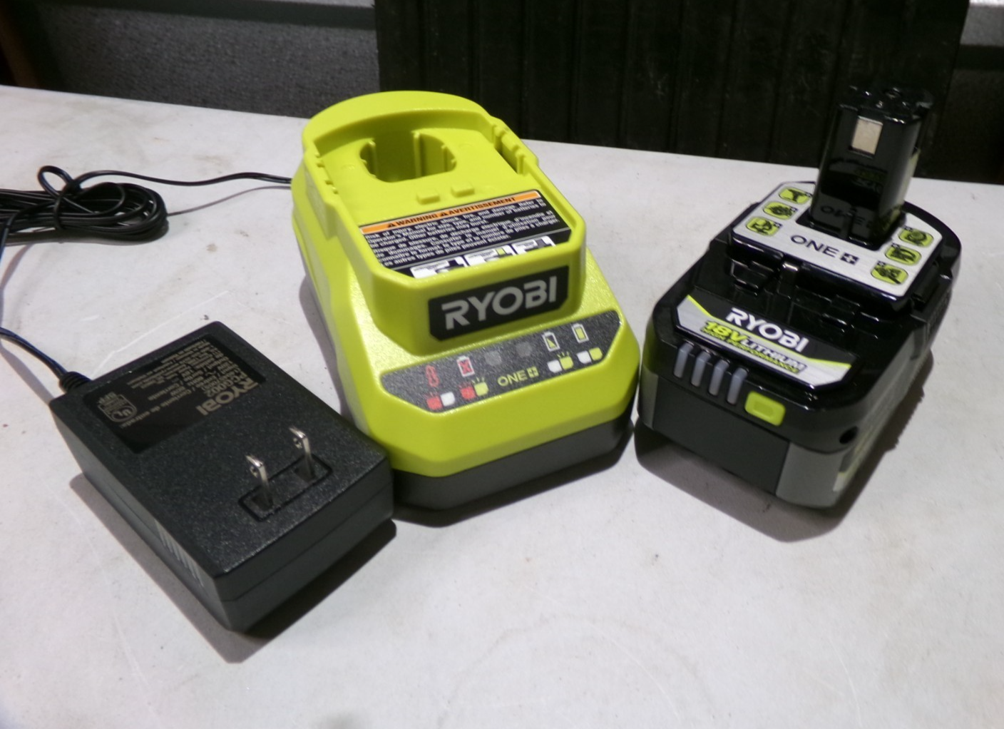 Ryobi PBLSV717K 18V Brushless Cordless Pet Stick Vac w/ Battery and Charger3