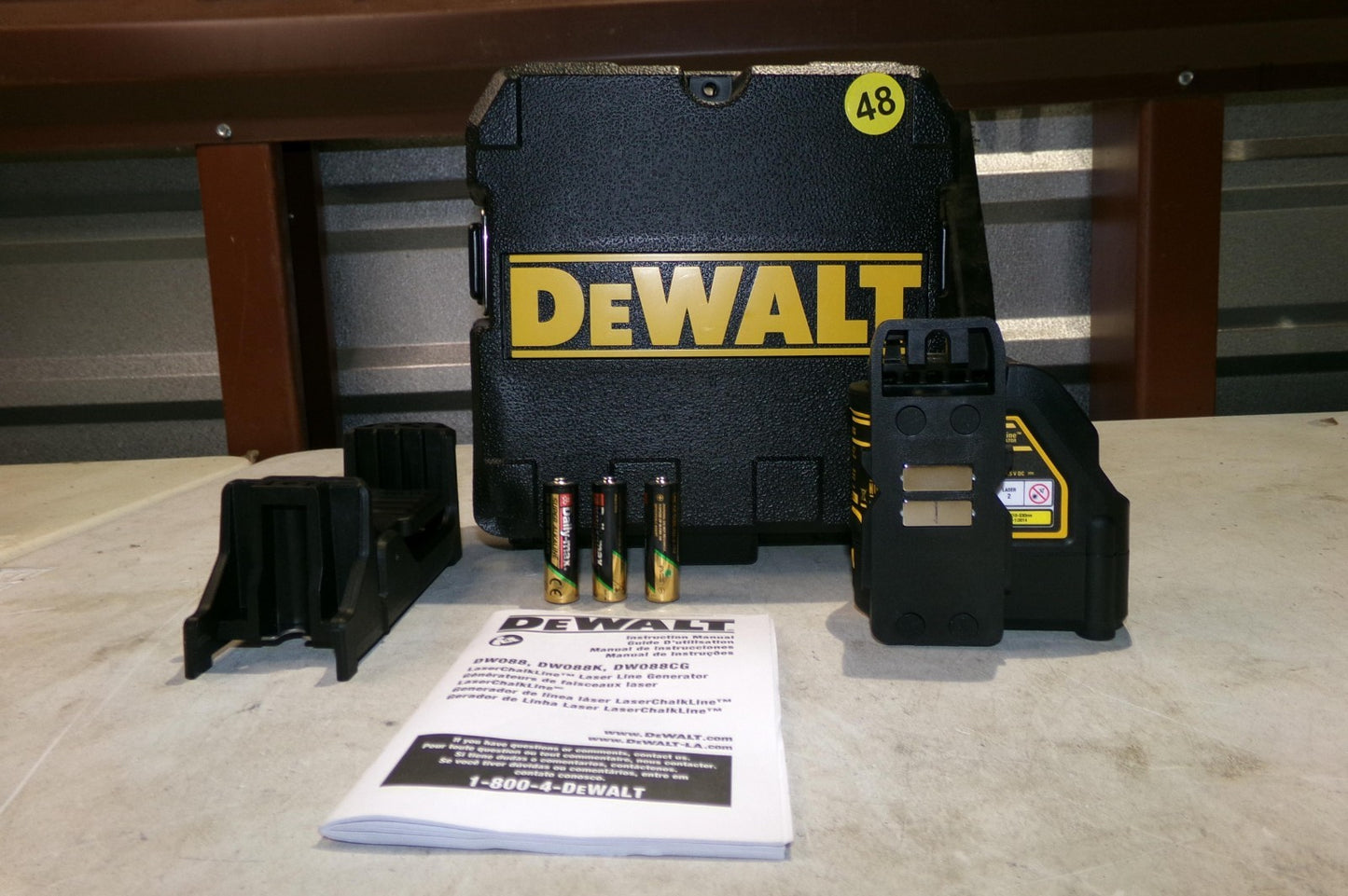 DEWALT DW088CG Green SelfLevelling Cross Line Laser 485