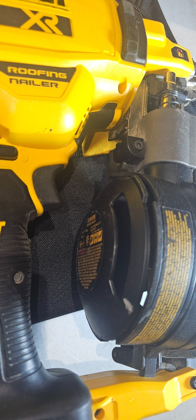 DEWALT DCN45R 18V XR Cordless Roofing Coil Nail Gun BAG AND CHARGE8