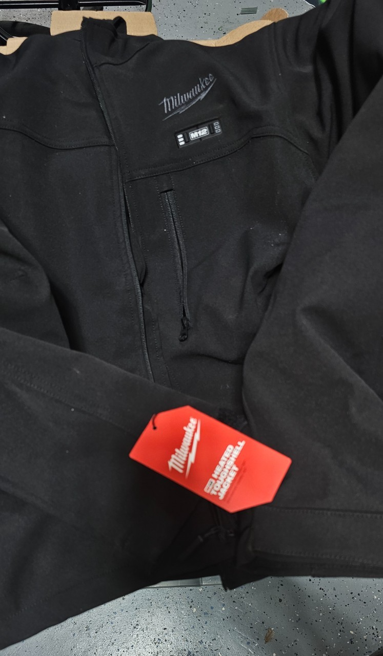 Milwaukee Men's Small M12 12V AXIS Black Heated Jacket NO BATTERY 1
