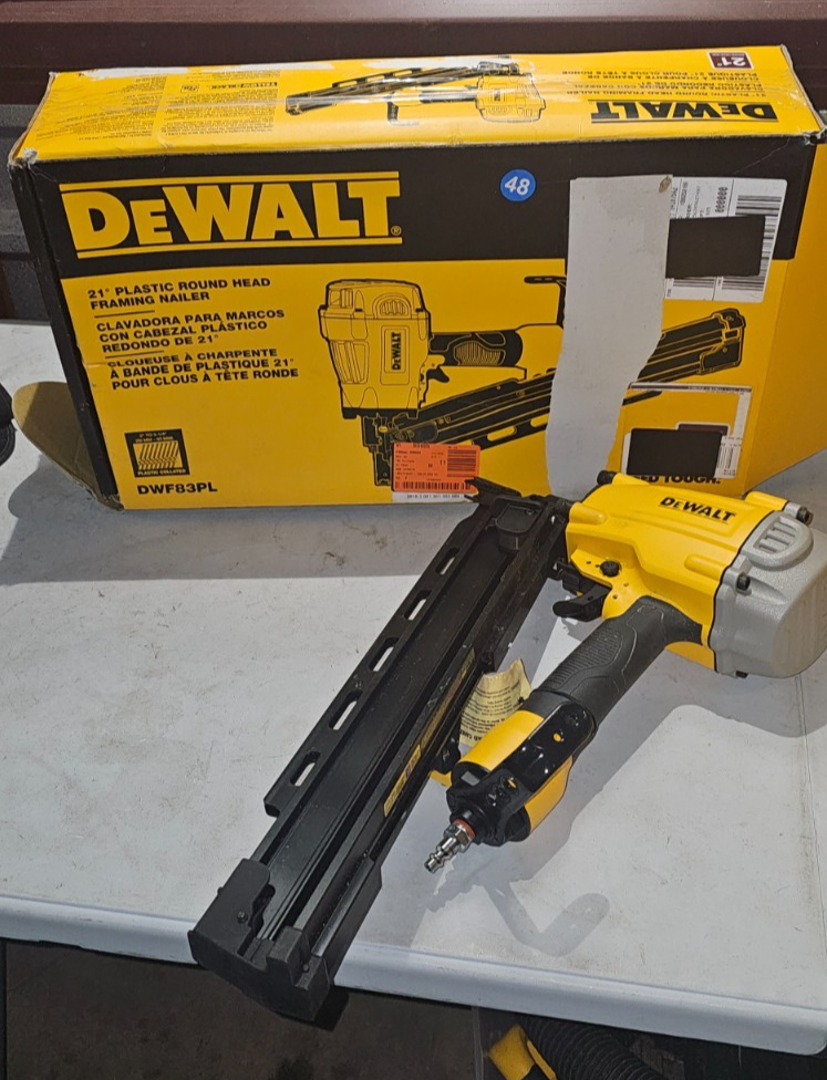 DEWALT DWF83PL 21 Degree Pneumatic Strip Framing Nail2