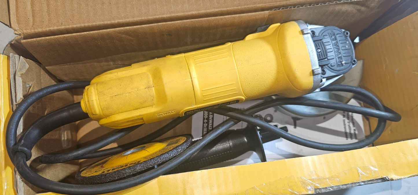DEWALT DWE4011 41/2 in. Small Angle Grinder3