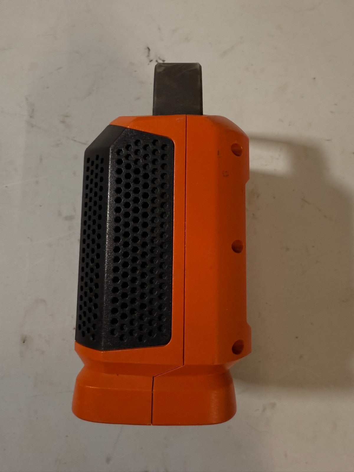 7636055