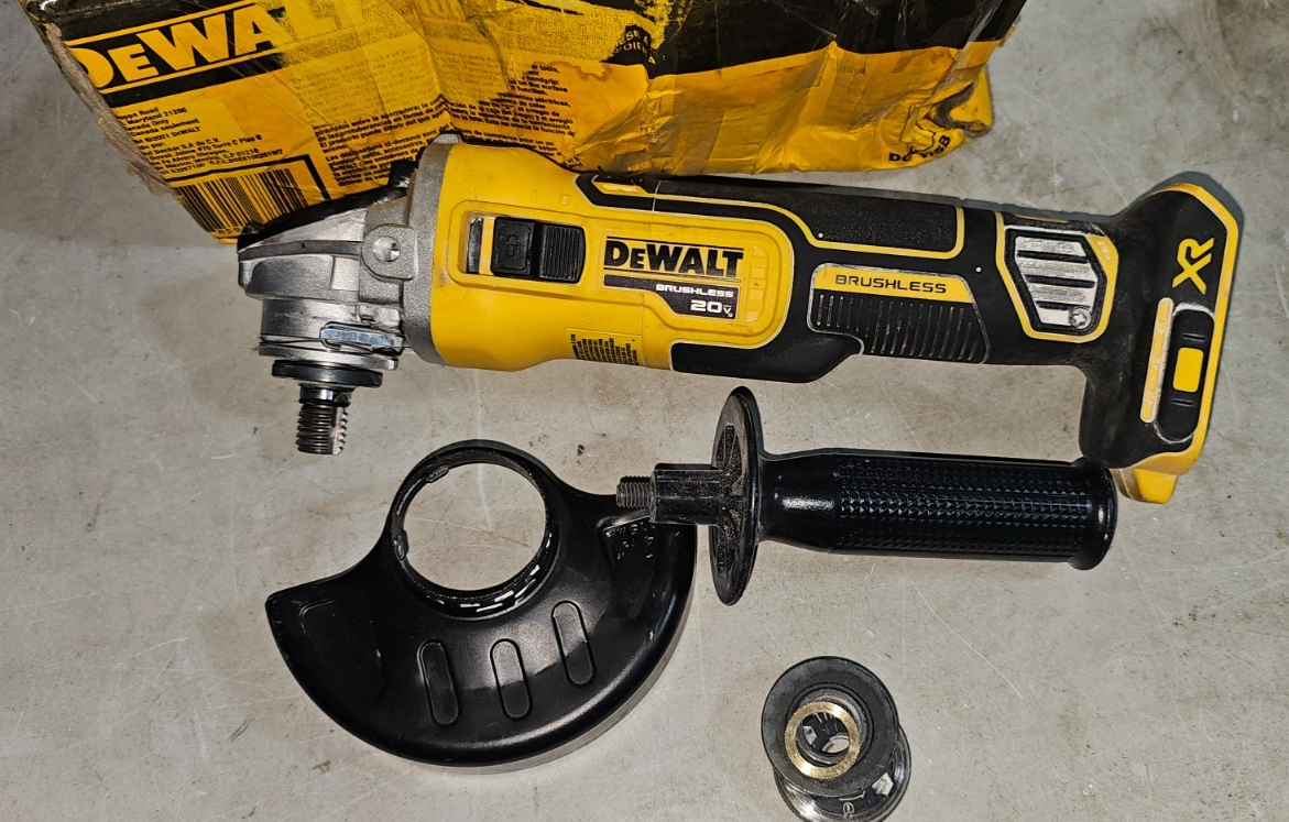 DEWALT DCG405 20V MAX* 41/2 in. Angle Grinder (Tool Only)1
