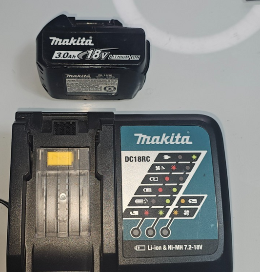 MAKITA BL1830 18V lithiumion 3.0Ah Battery and Charger0