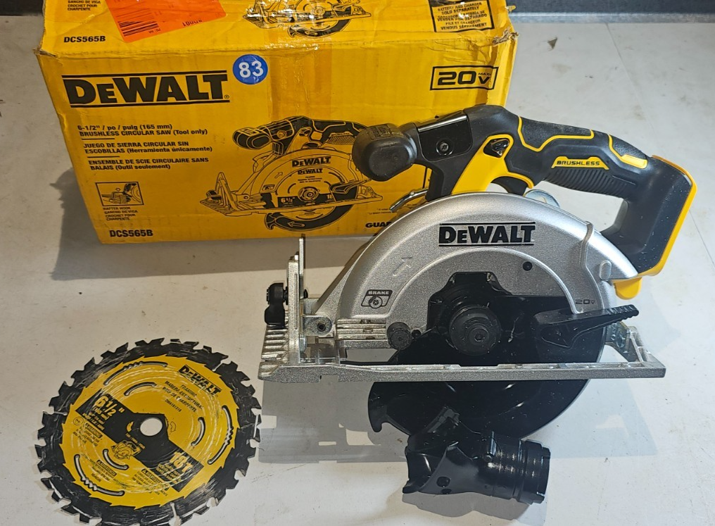 DEWALT DCS565 20V MAX* XR 61/2 in Brushless Cordless Circular Saw (Tool Only)3
