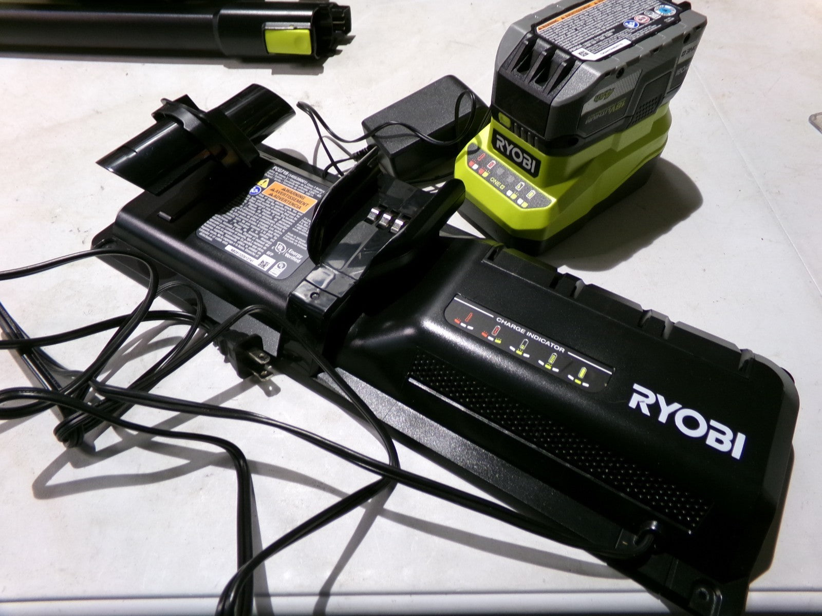 RYOBI 18V Cordless Advanced Whisper Series Stick Vaccum (PBLSV719) With Battery3