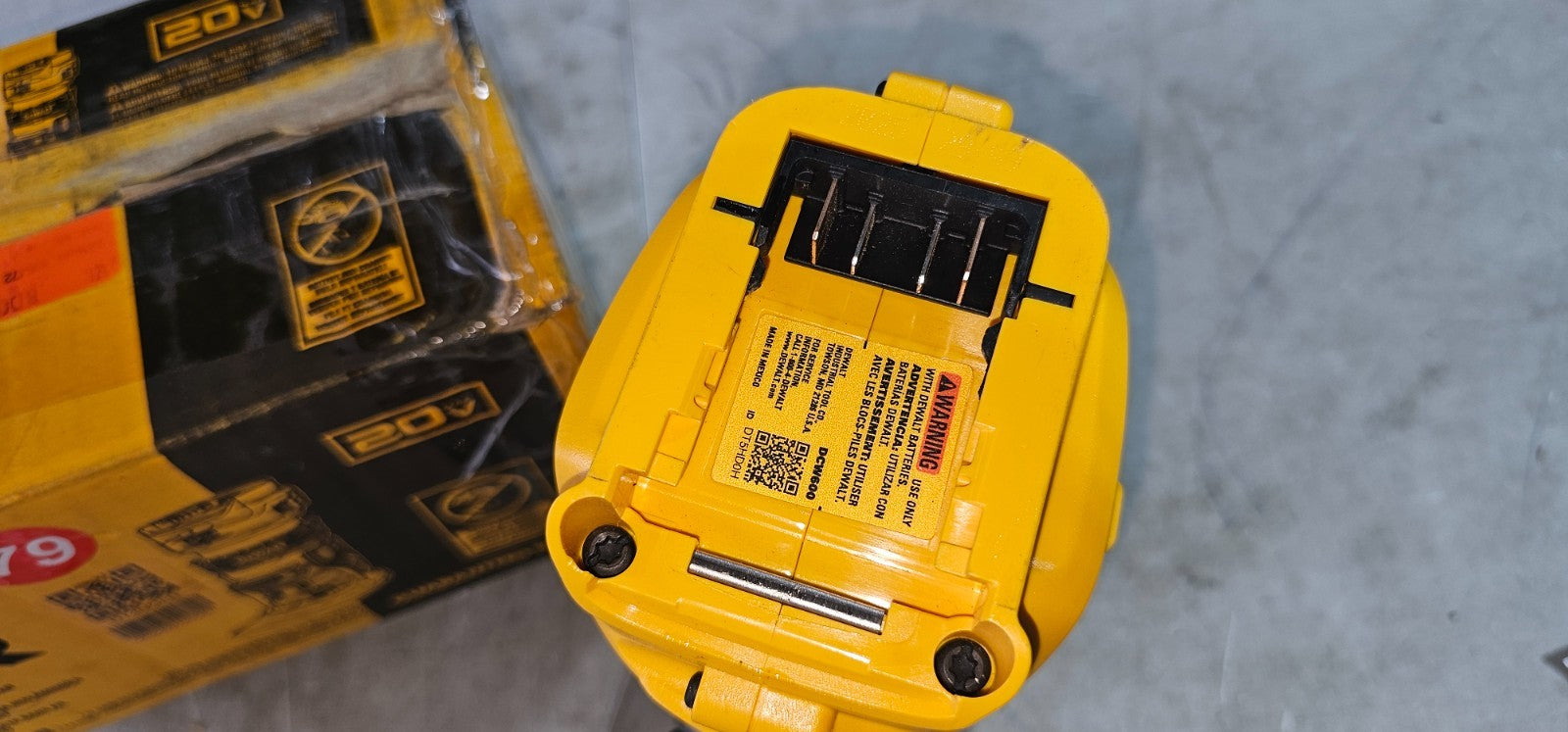 DEWALT  DCW600B 20V MAX XR Cordless Compact Router  Tool Only 794