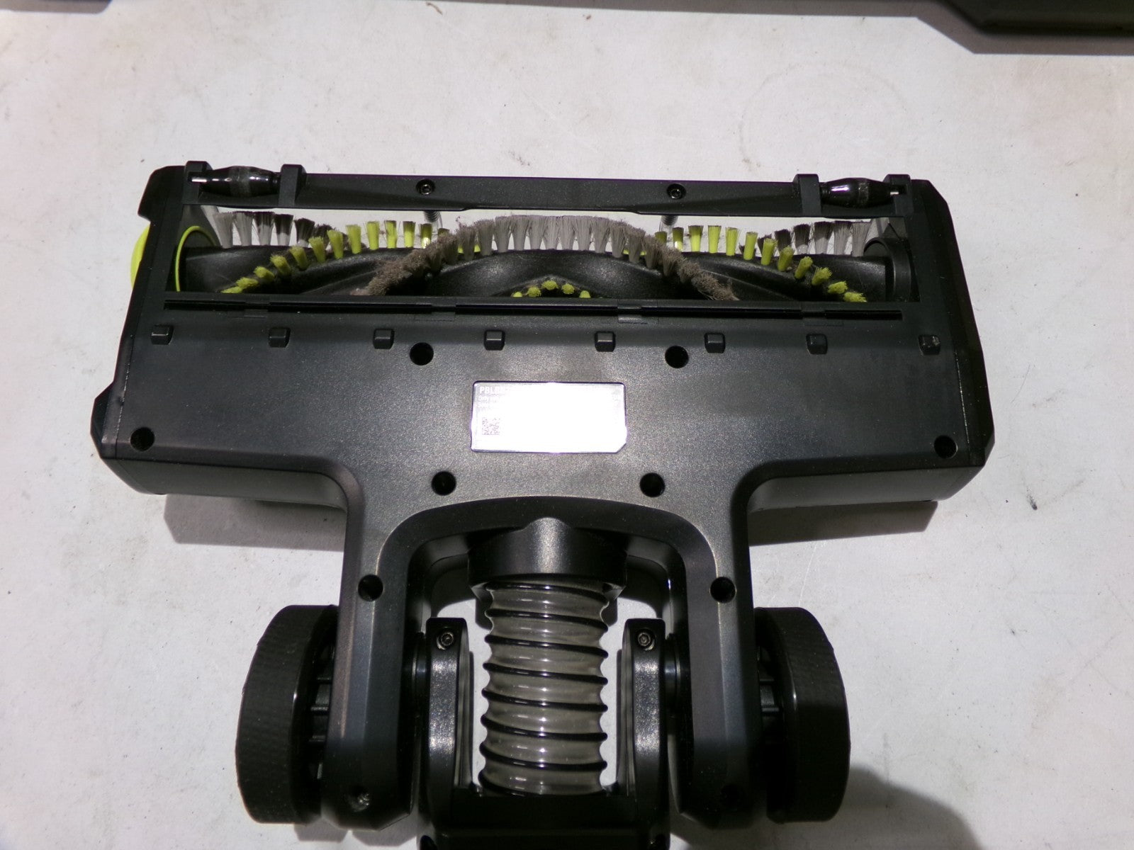 Ryobi ONE+ Yellow Stick Vacuum Cleaner (PBLSV717) with Battery and Charger3