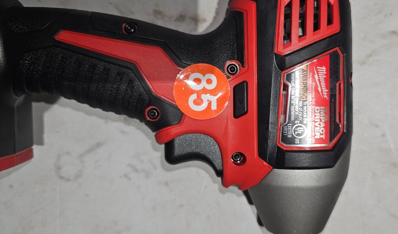 Milwaukee 265620 M18 1/4" Hex Impact Driver  Tool Only4