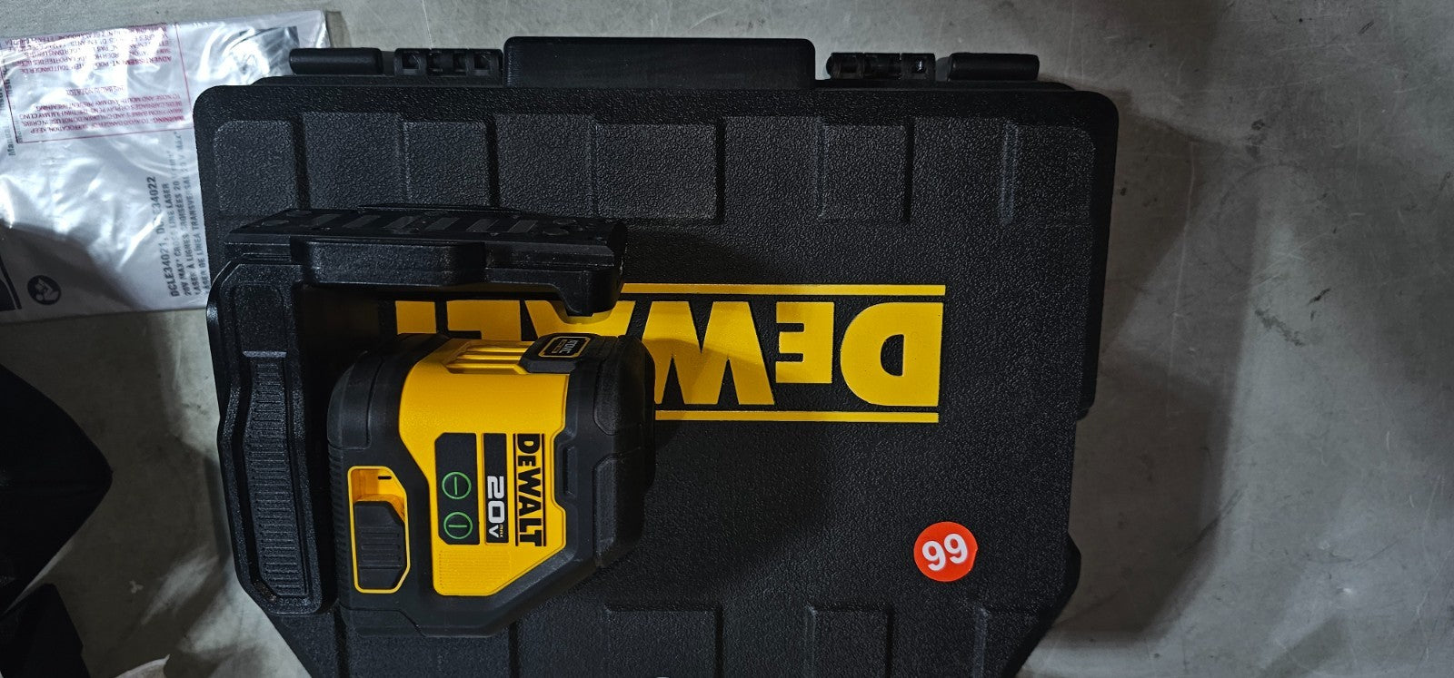 DEWALT DCLE34031 20V 3x360 Line Laser  Tool Only4