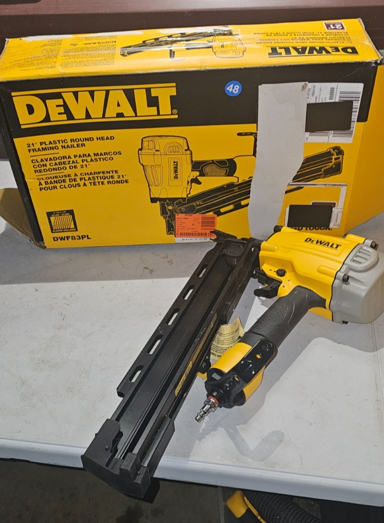 DEWALT DWF83PL 21 Degree Pneumatic Strip Framing Nail1