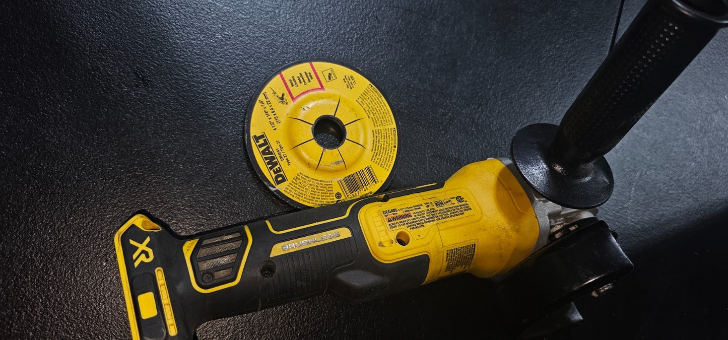 DEWALT DCG402B 20V MAX* 41/2 in. Angle Grinder (Tool Only)5