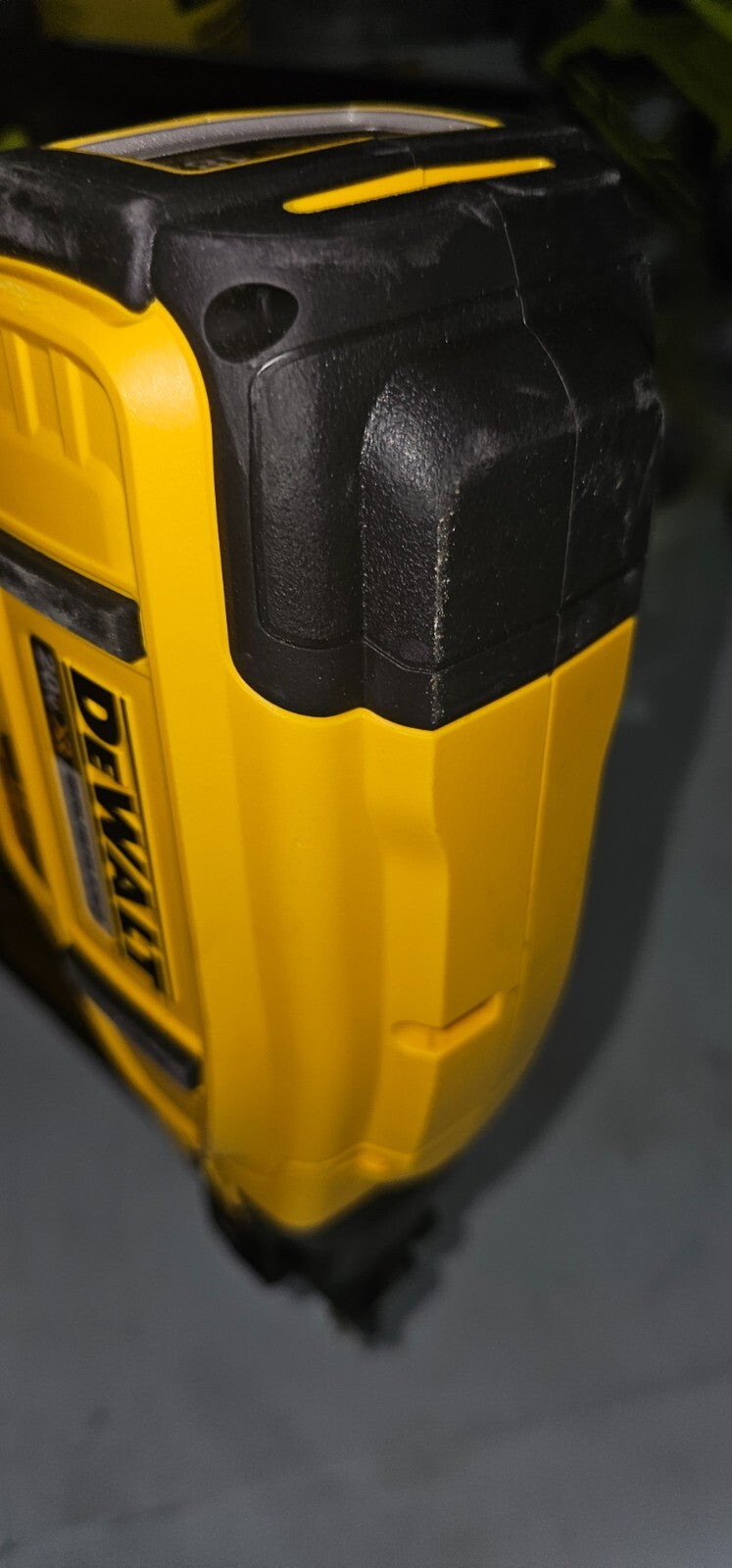 7572761