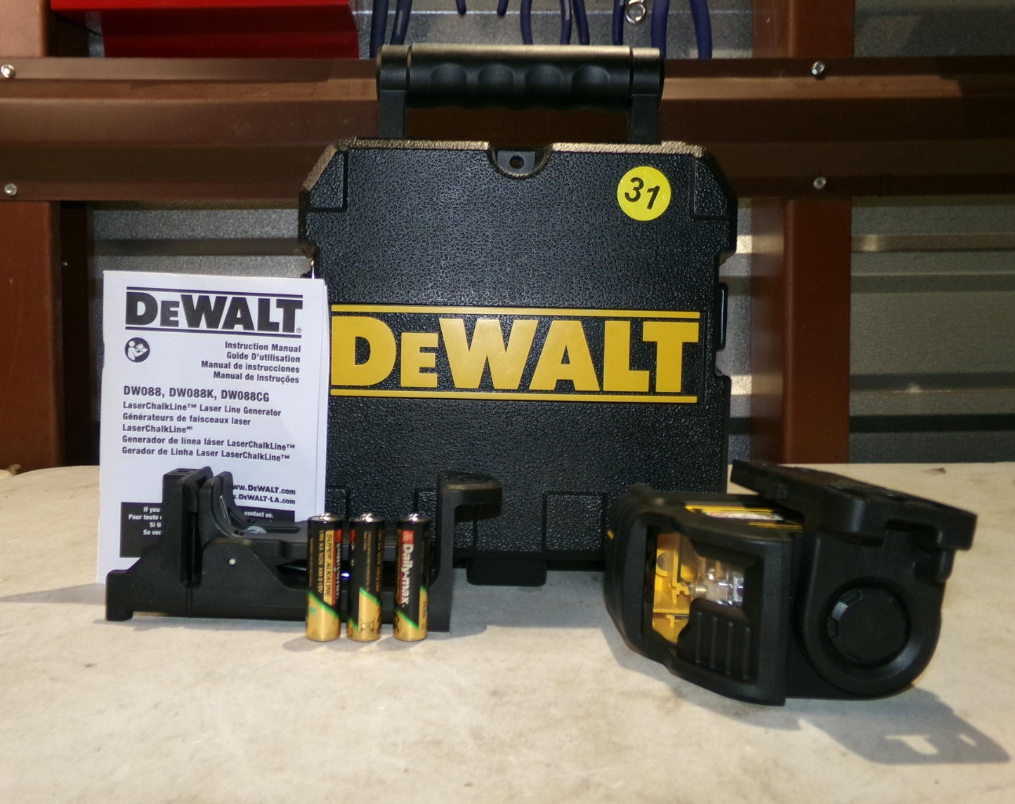 DEWALT DW088CG Green SelfLevelling Cross Line Laser 316