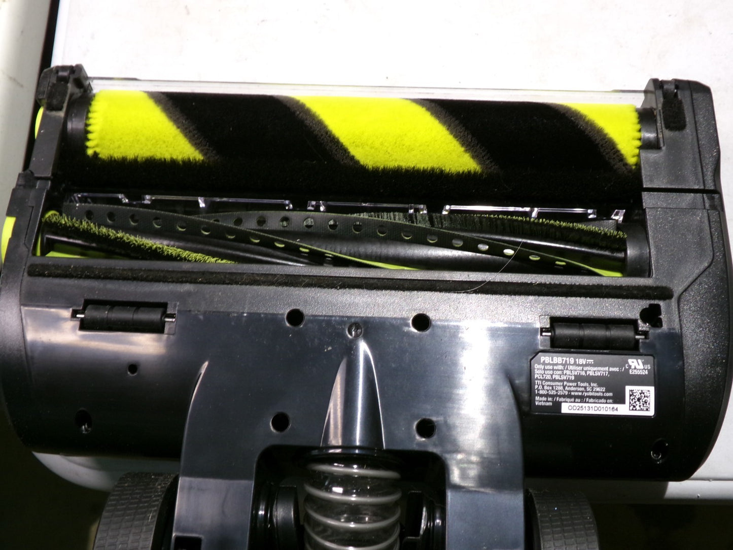 RYOBI 18V Cordless Advanced Whisper Series Stick Vaccum (PBLSV719) With Battery2