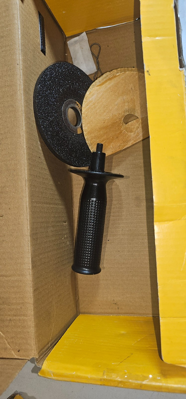 DEWALT DWE4011 41/2 in. Small Angle Grinder10