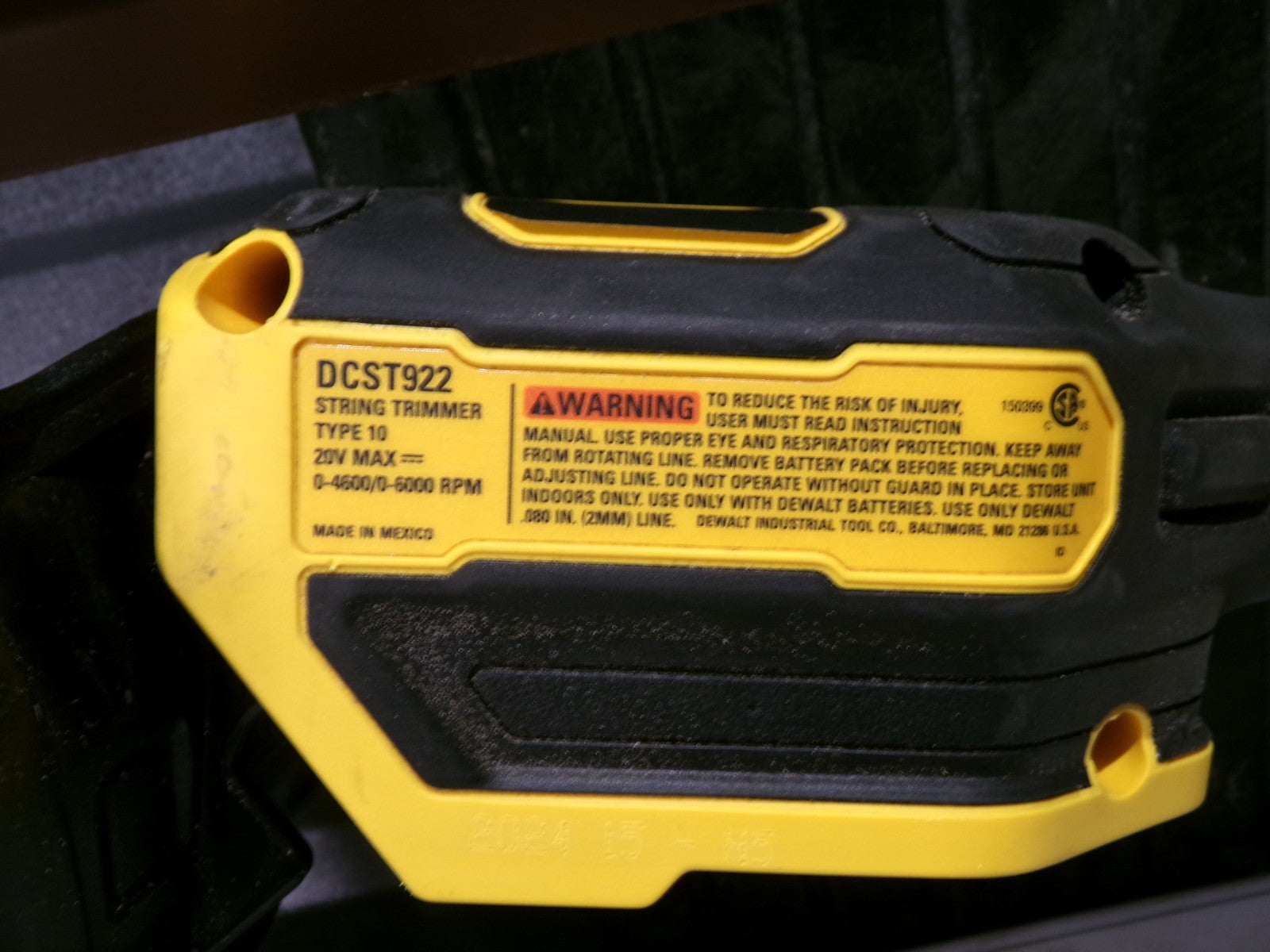 DEWALT DCST922B 20V MAX 14 inch Cordless Folding String Trimmer 783